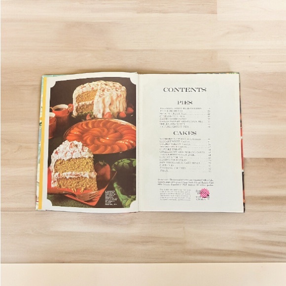 Vintage Better Homes and Gardens PIES and CAKES Recipe Cookbook 1967 Hard Cover - Picture 4 of 6